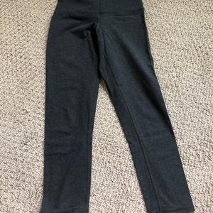 Grey lululemon cropped leggings